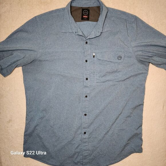 Wrangler Men's L ATG Alex Short Sleeve Button-Down Shirt Blue Check Zip Pocket - Picture 4 of 7